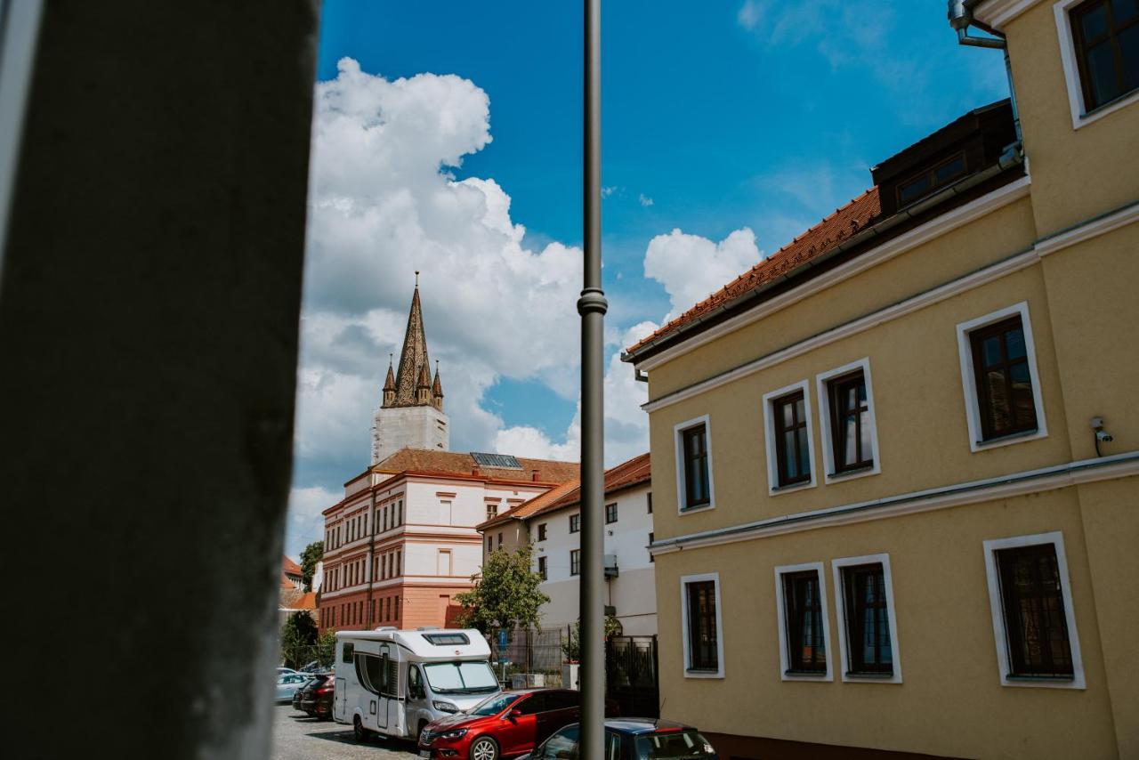 Zur Linde Apartment Sibiu Ngoại thất bức ảnh