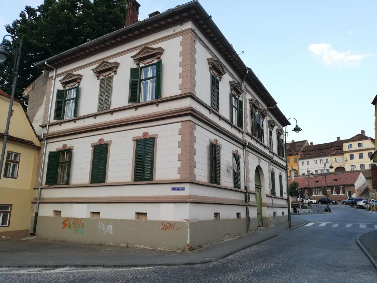 Zur Linde Apartment Sibiu Ngoại thất bức ảnh